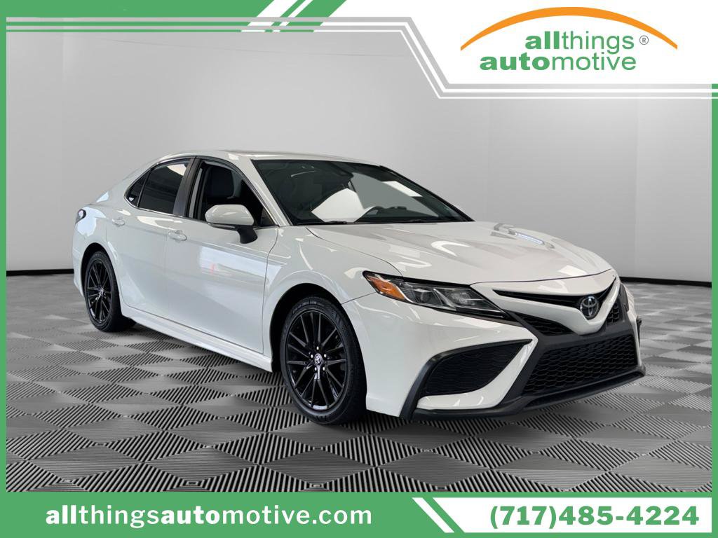 Used 2023 Toyota Camry SE FWD image 1