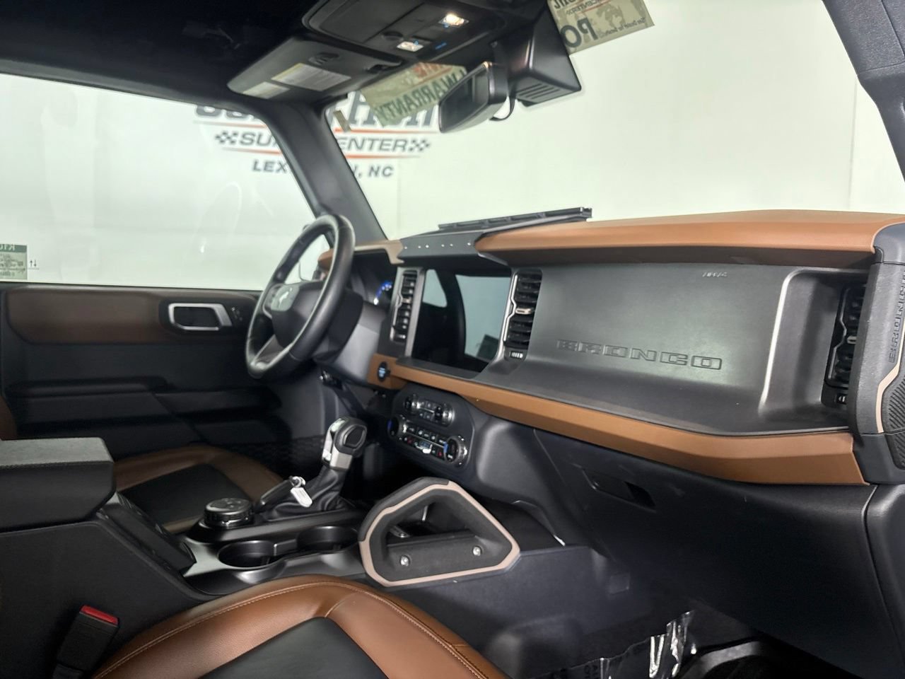 Used 2024 Ford Bronco Outer Banks AWD/4WD image 28