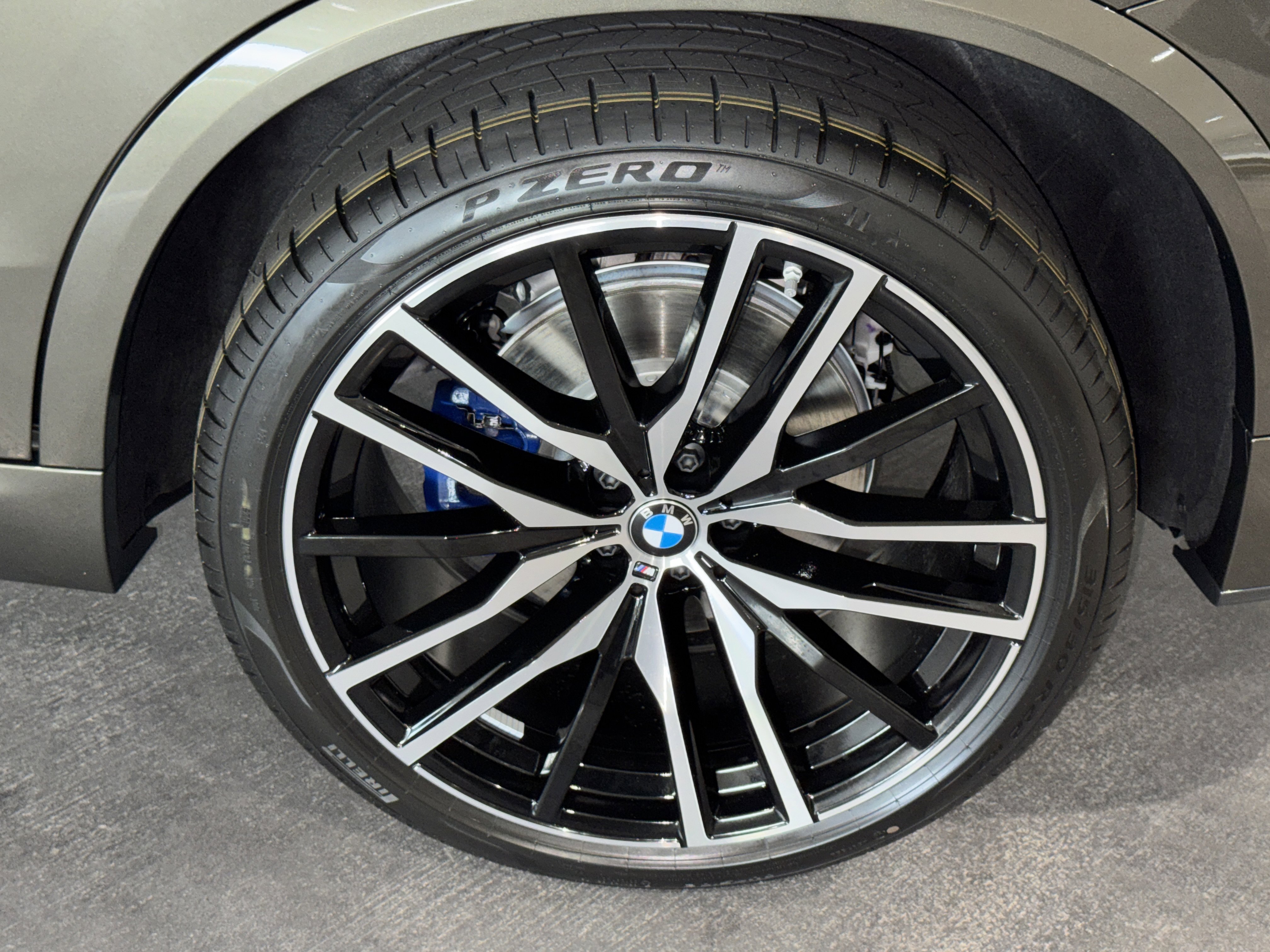 New 2026 BMW X5 sDrive40i w/ M Sport Package image 25