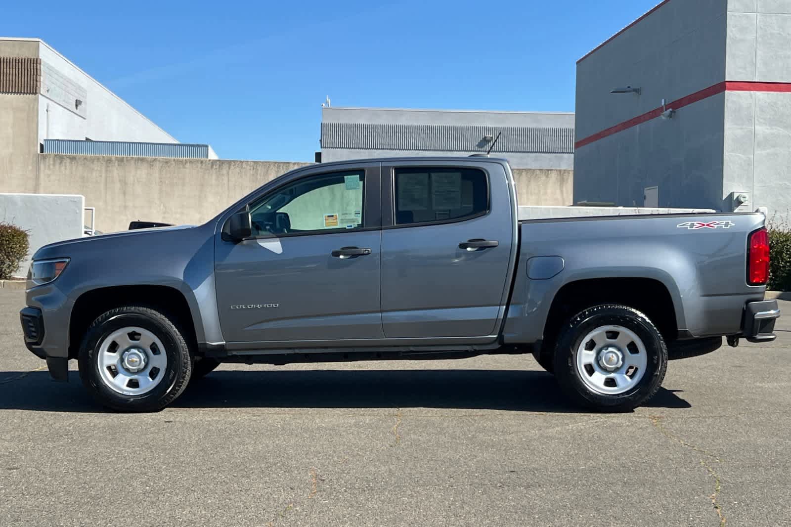 Used 2022 Chevrolet Colorado W/T image 9