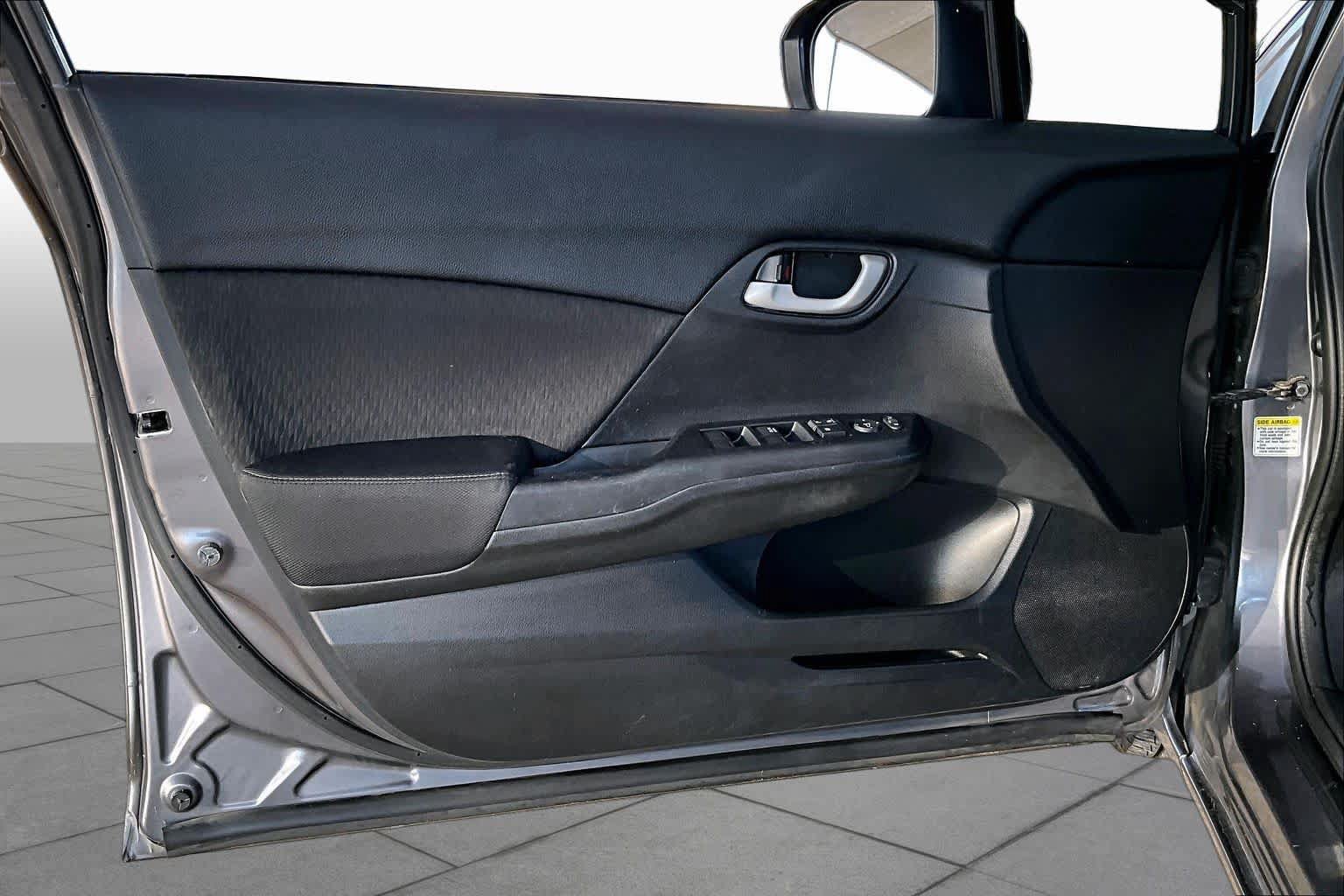 Used 2015 Honda Civic SE image 21
