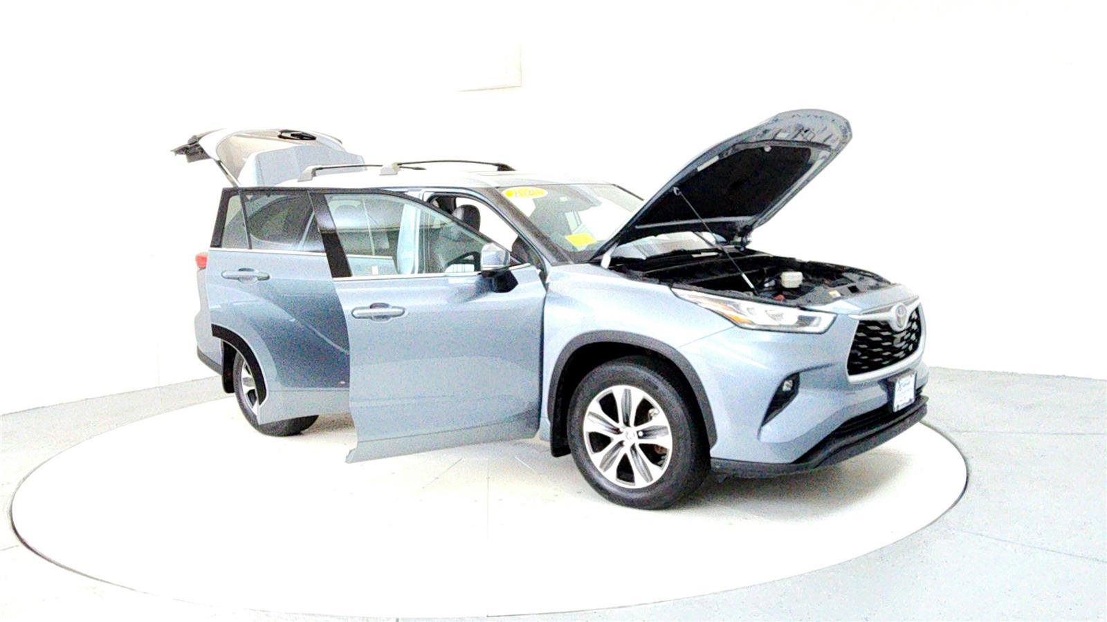 Certified 2020 Toyota Highlander XLE image 12