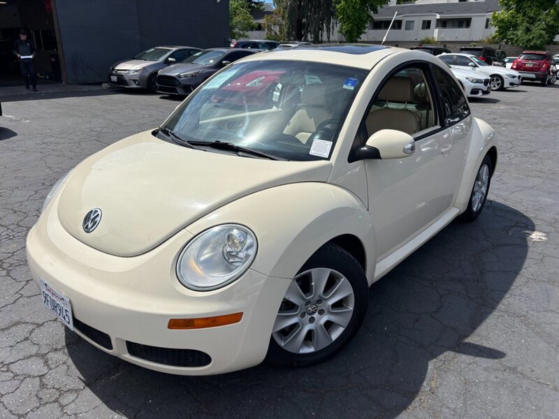 Used 2009 Volkswagen Beetle S FWD image 9