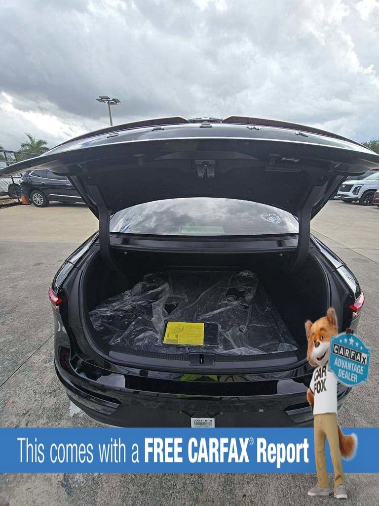 Used 2023 Toyota Crown XLE image 3