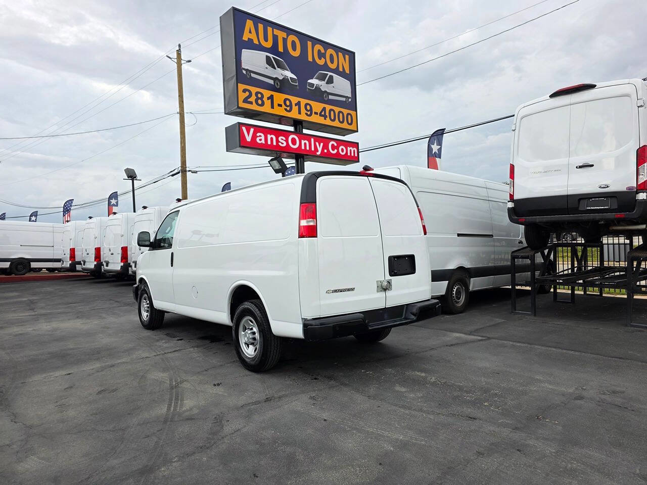 Used 2020 Chevrolet Express 2500 w/ Safety Package image 2