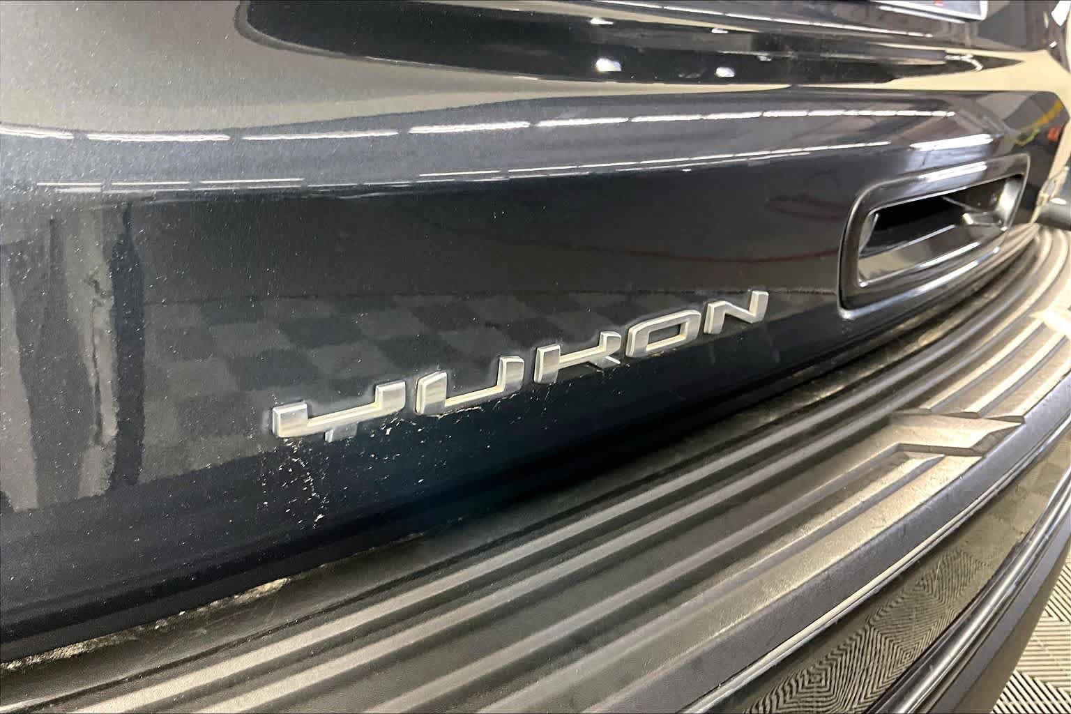 Certified 2021 GMC Yukon AT4 w/ AT4 Premium Plus Package AWD/4WD image 29