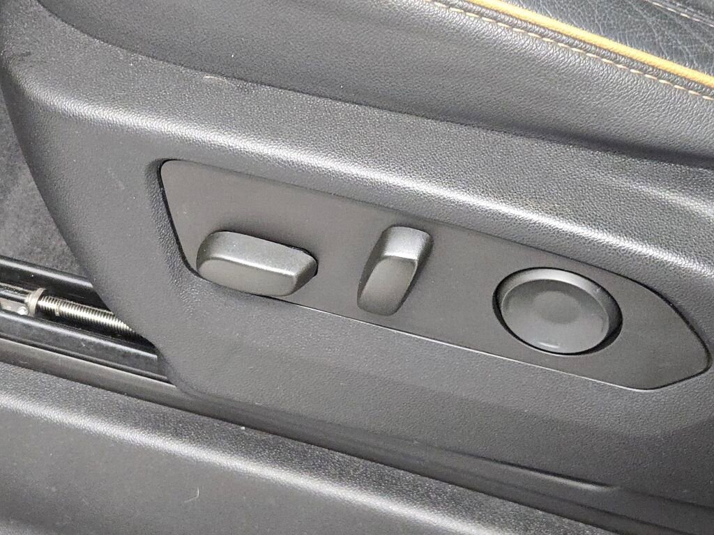 Used 2023 GMC Yukon AT4 image 30