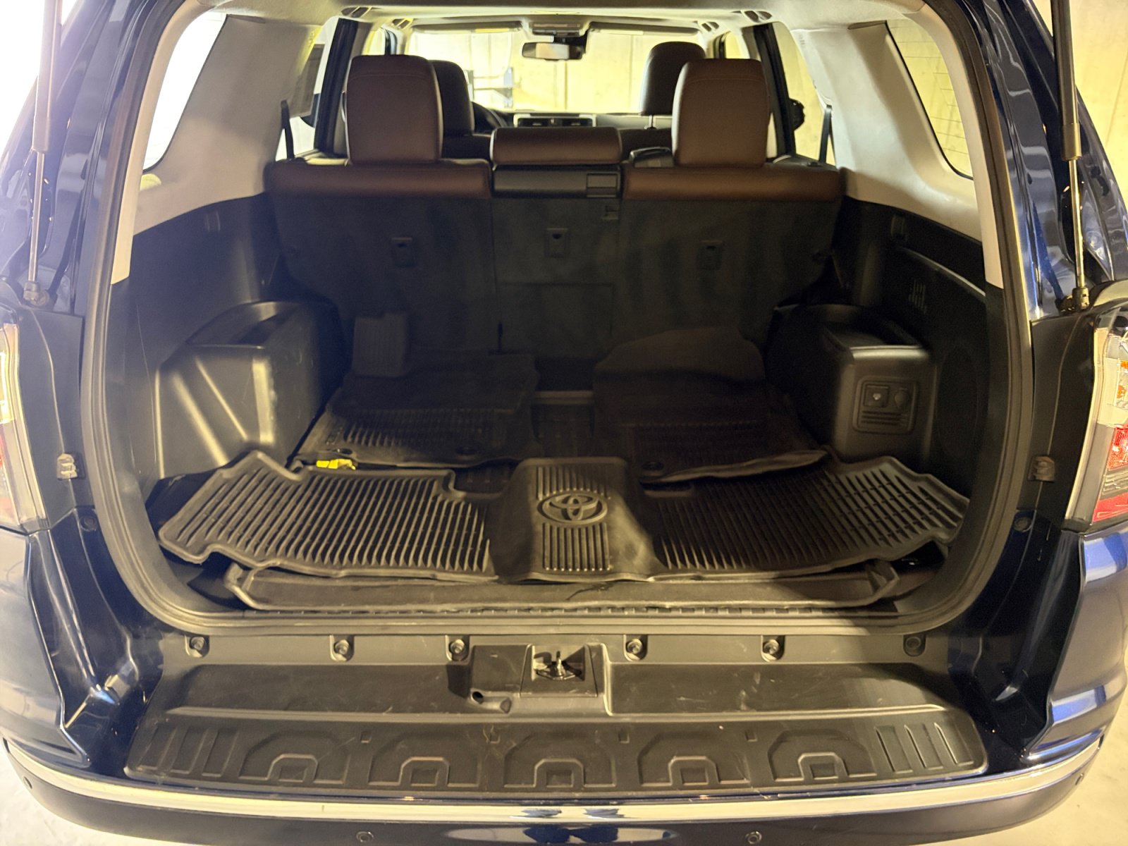 Used 2022 Toyota 4Runner Limited AWD/4WD image 29