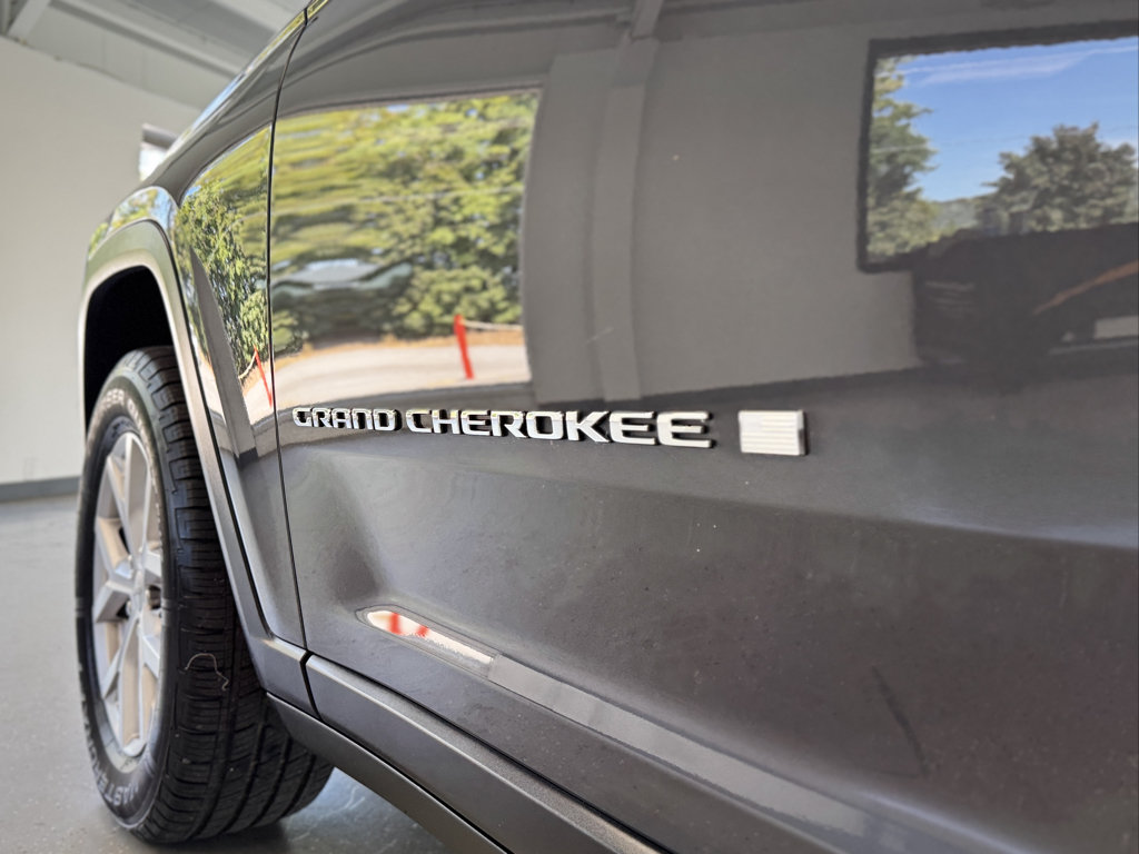 Used 2021 Jeep Grand Cherokee L Limited AWD/4WD image 36