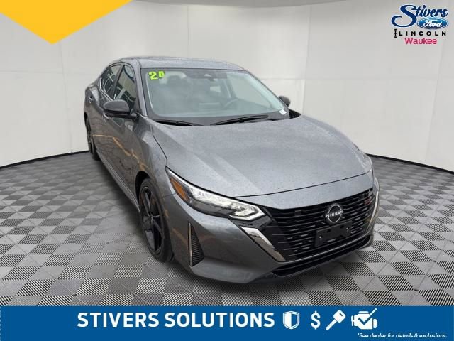 Used 2024 Nissan Sentra SR w/ SR Premium Package image 3