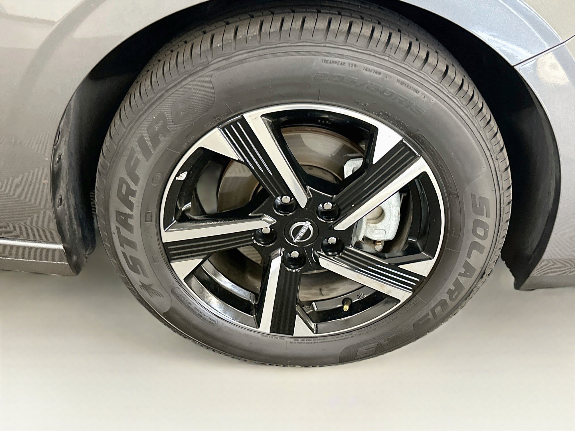 Used 2025 Nissan Sentra SV FWD image 11