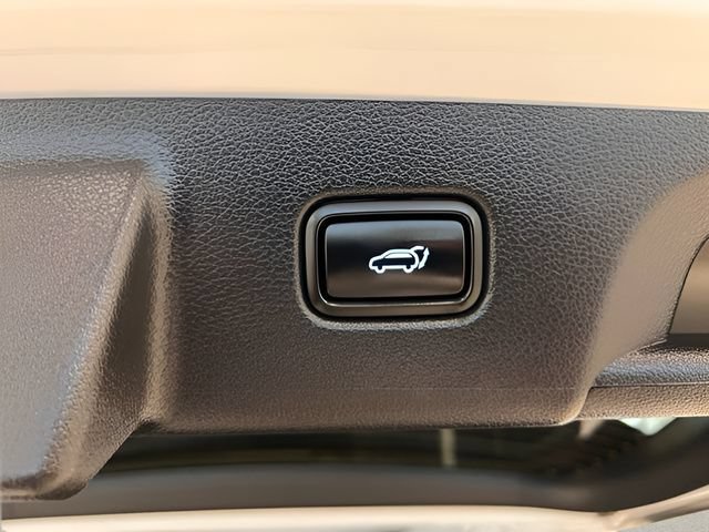 Used 2025 Hyundai Palisade SEL FWD image 8