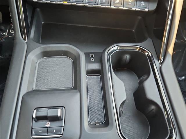 Used 2024 GMC Sierra 2500 AT4X image 11