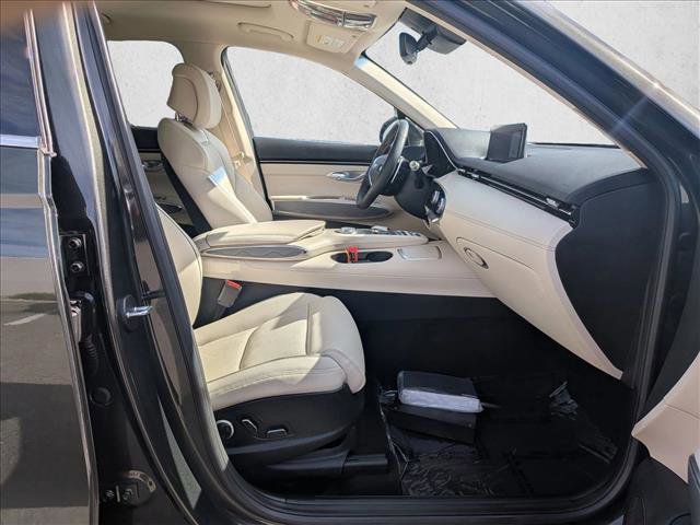 Used 2025 Genesis GV70 2.5T w/ Advanced Package image 21