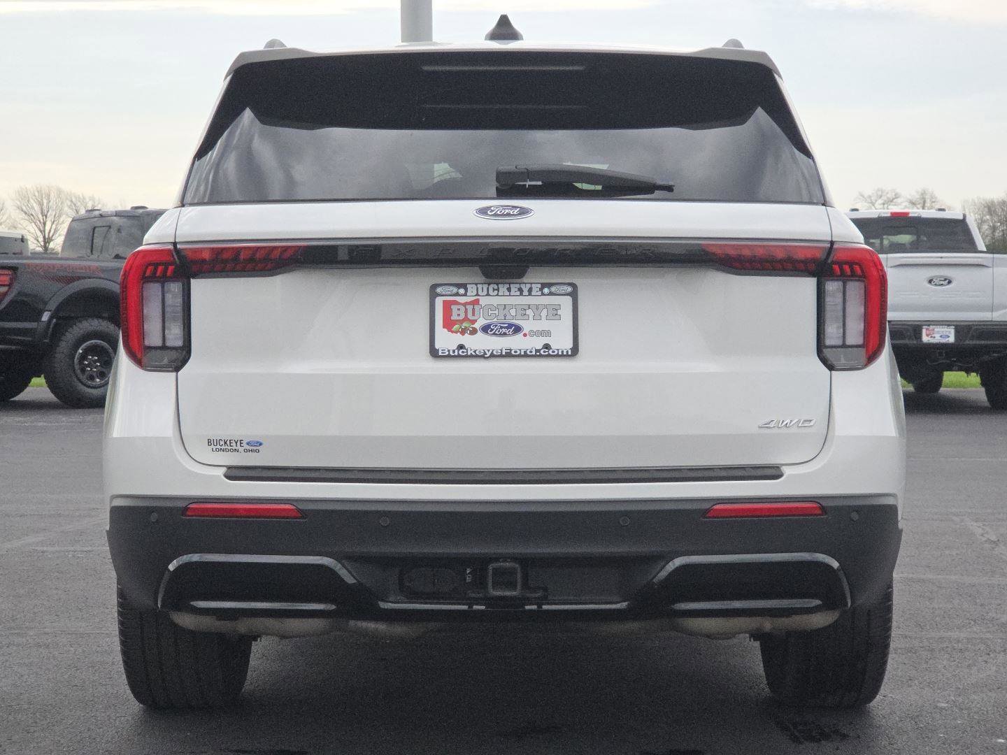 Used 2025 Ford Explorer ST-Line w/ ST-Line Street Pack AWD/4WD image 14