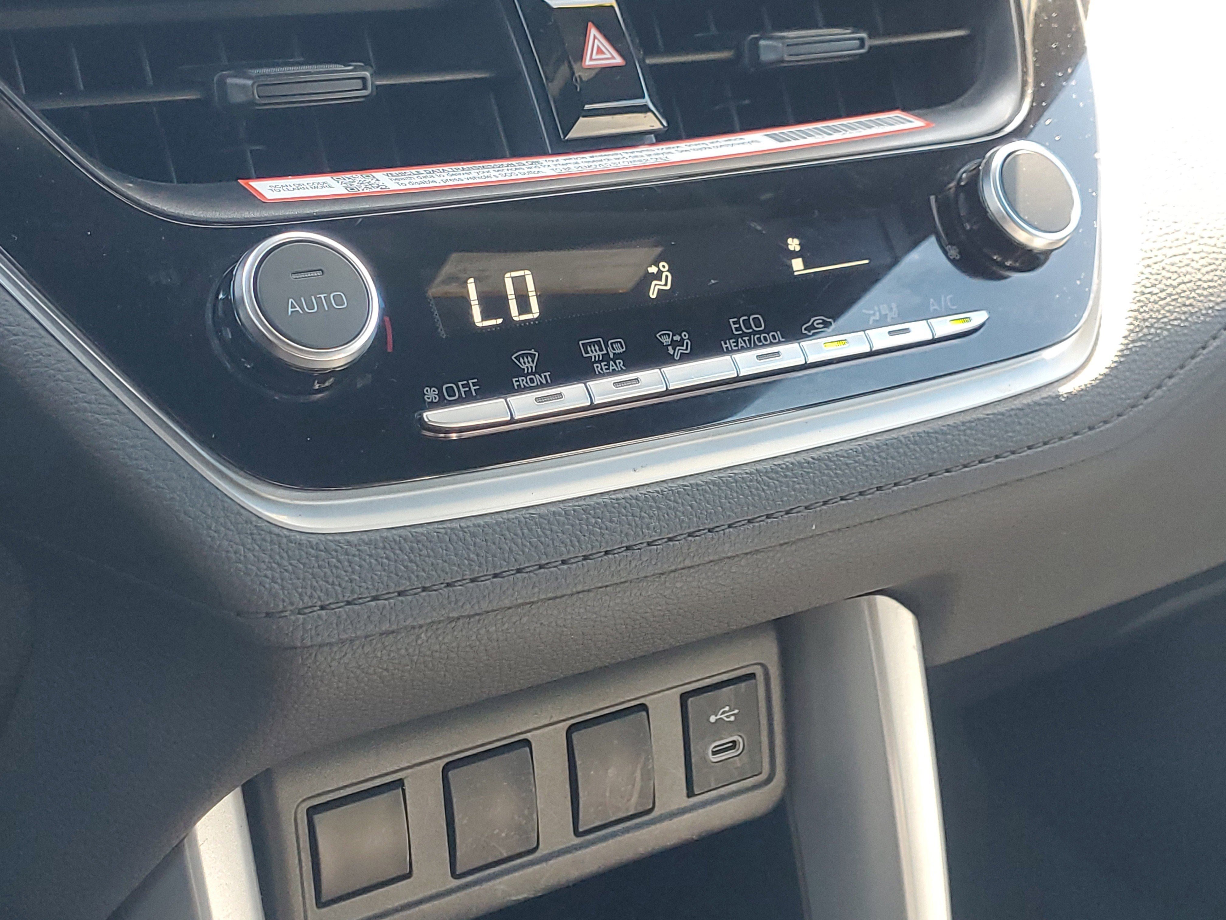 Certified 2024 Toyota Corolla Cross SE image 28