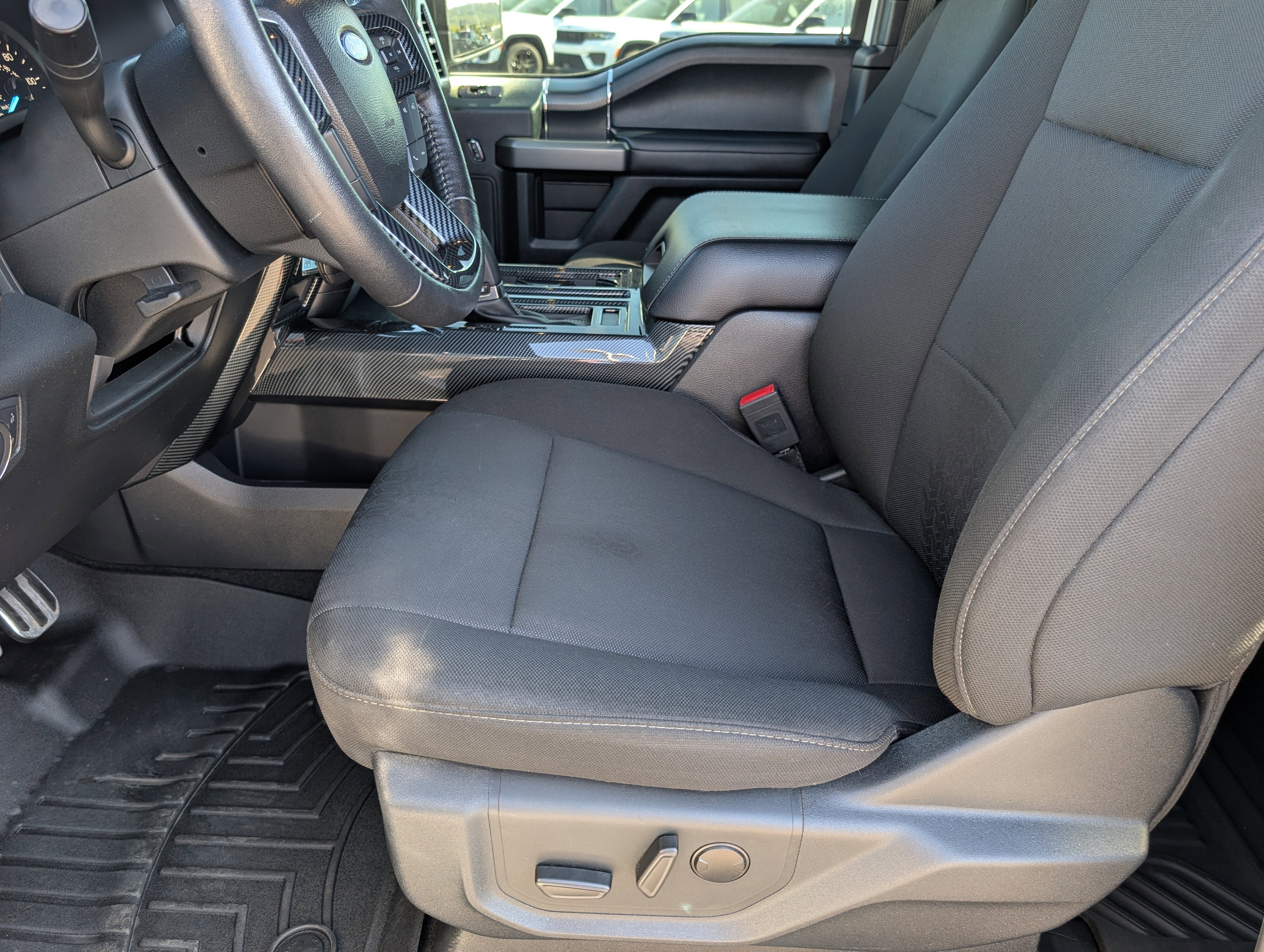 Used 2020 Ford F150 XLT w/ Equipment Group 302A Luxury AWD/4WD image 14