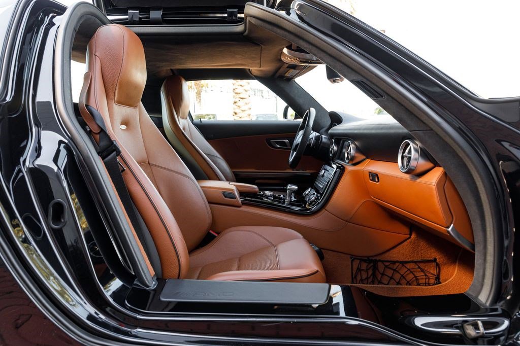 Used 2011 Mercedes-Benz SLS AMG Coupe image 32