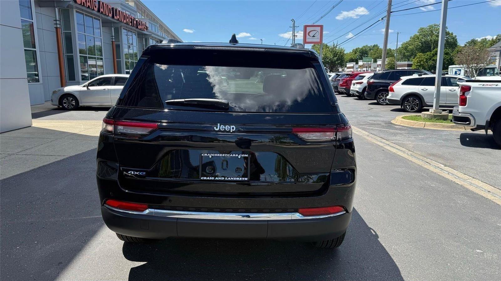 Used 2025 Jeep Grand Cherokee Limited 4xe AWD/4WD image 4