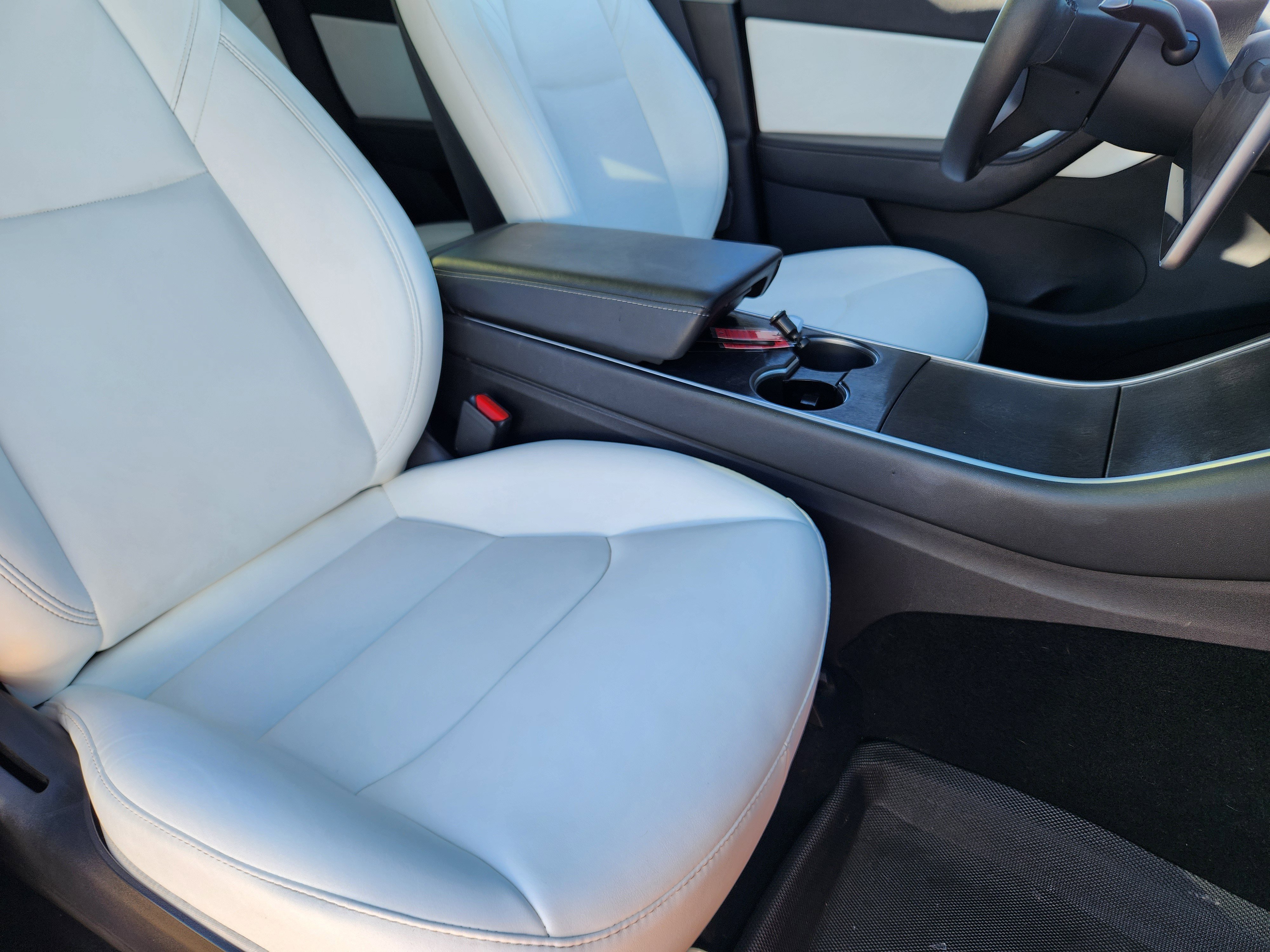 Used 2020 Tesla Model Y Long Range image 17