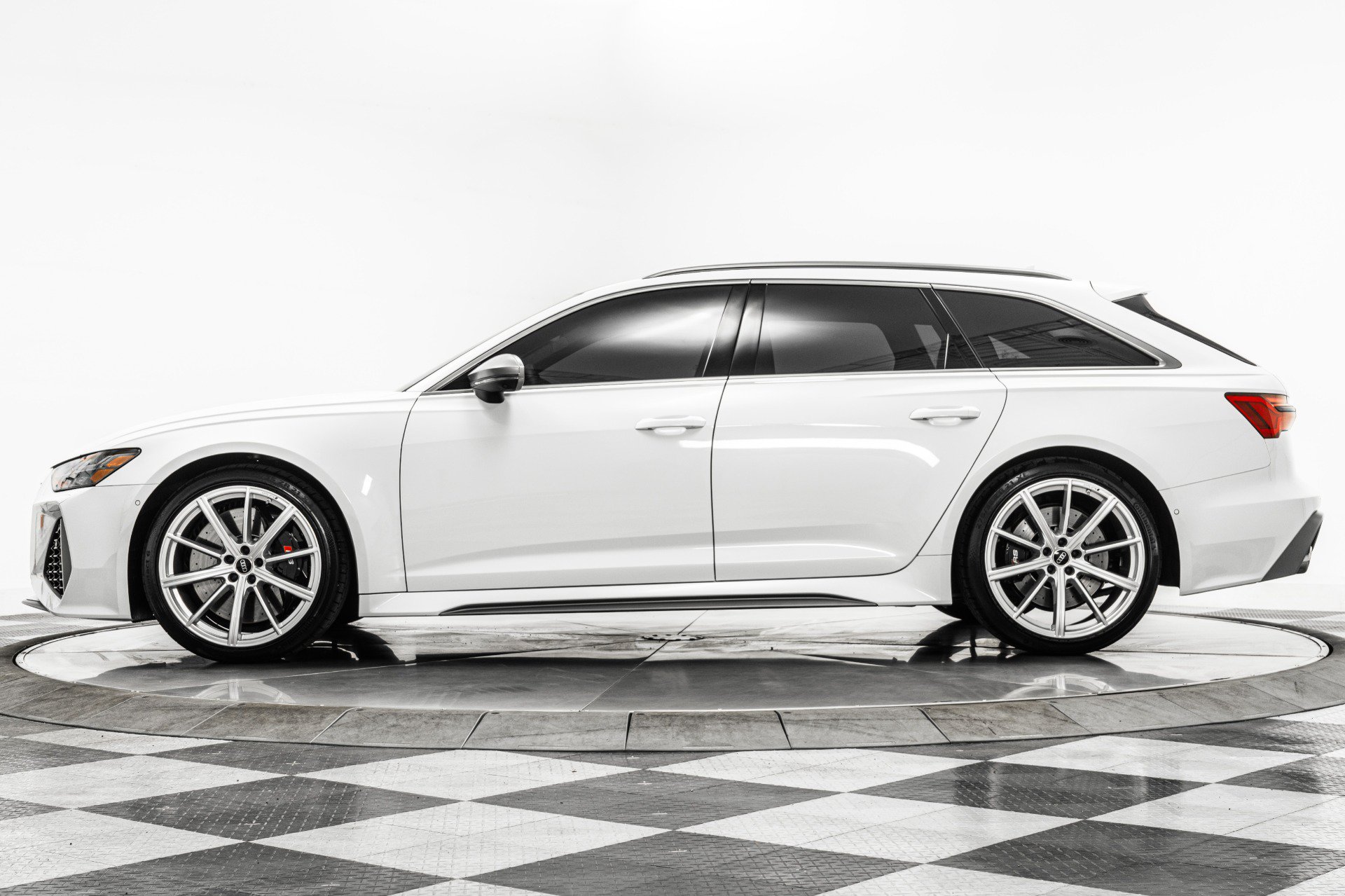 Used 2025 Audi RS 6 performance AWD/4WD image 6