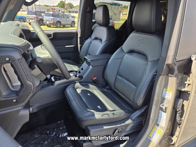 New 2026 Ford Bronco Outer Banks w/ Sasquatch Package AWD/4WD image 9