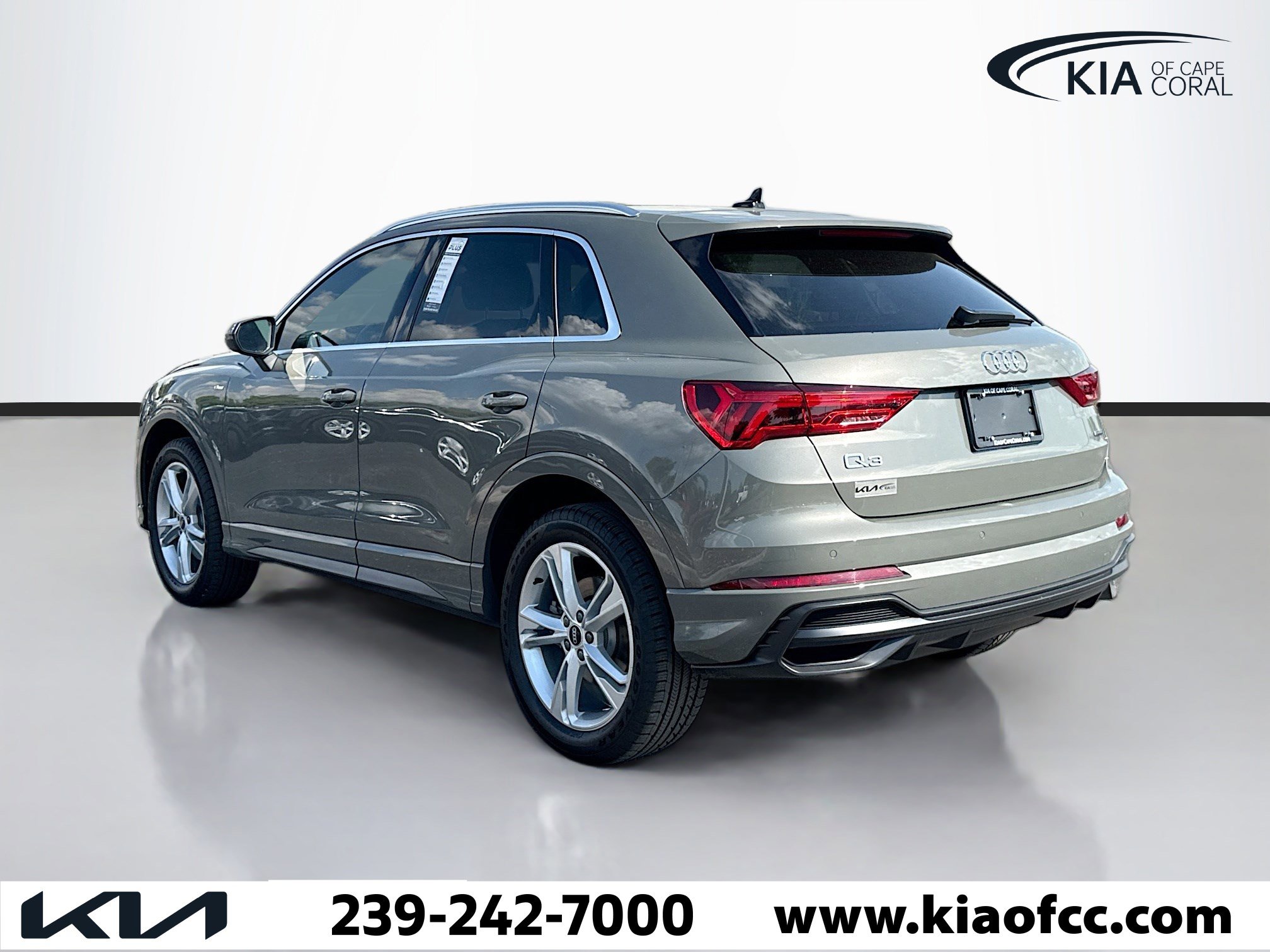 Used 2022 Audi Q3 2.0T Premium w/ Convenience Package image 4