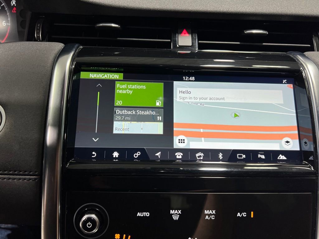 Used 2020 Land Rover Discovery Sport SE image 30