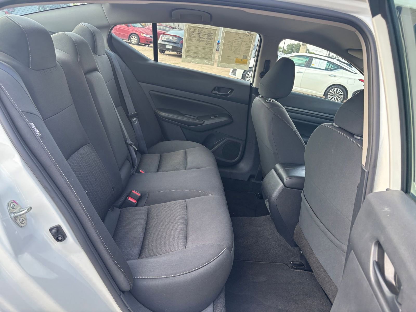 Used 2025 Nissan Altima 2.5 SV FWD image 25