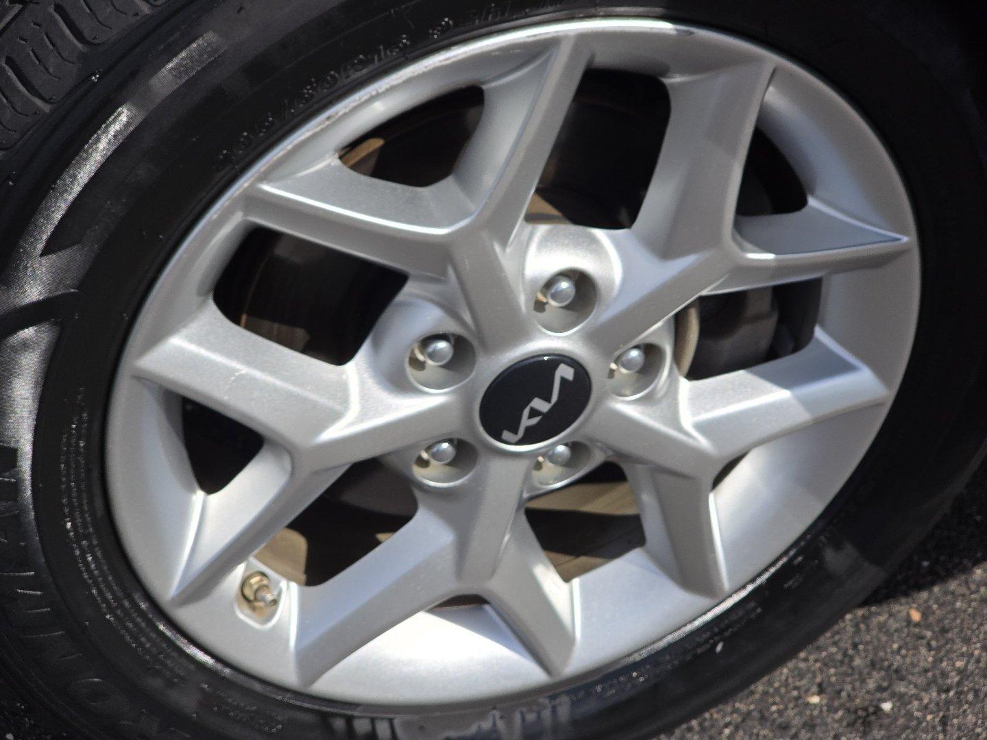 Used 2024 Kia Soul LX w/ Option Group 015 FWD image 15