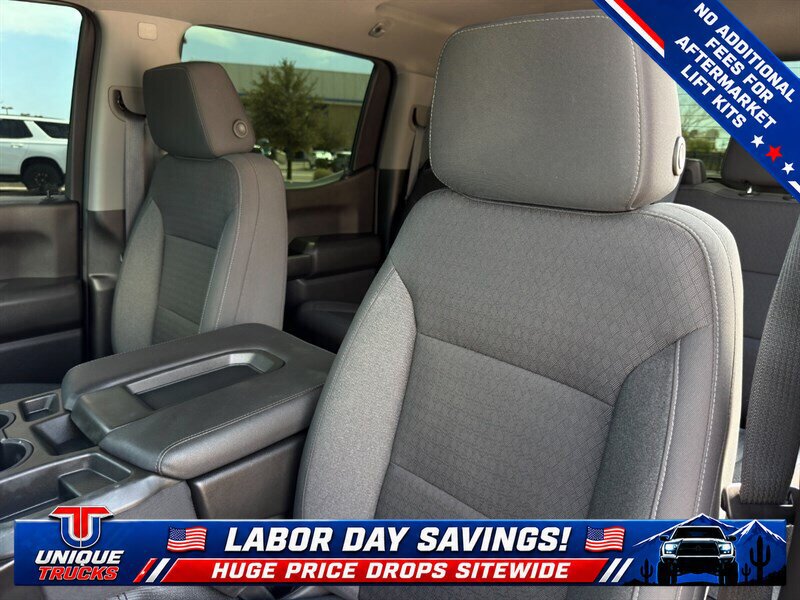 Used 2021 GMC Sierra 1500 4x4 Crew Cab w/ Sierra Value Package image 18