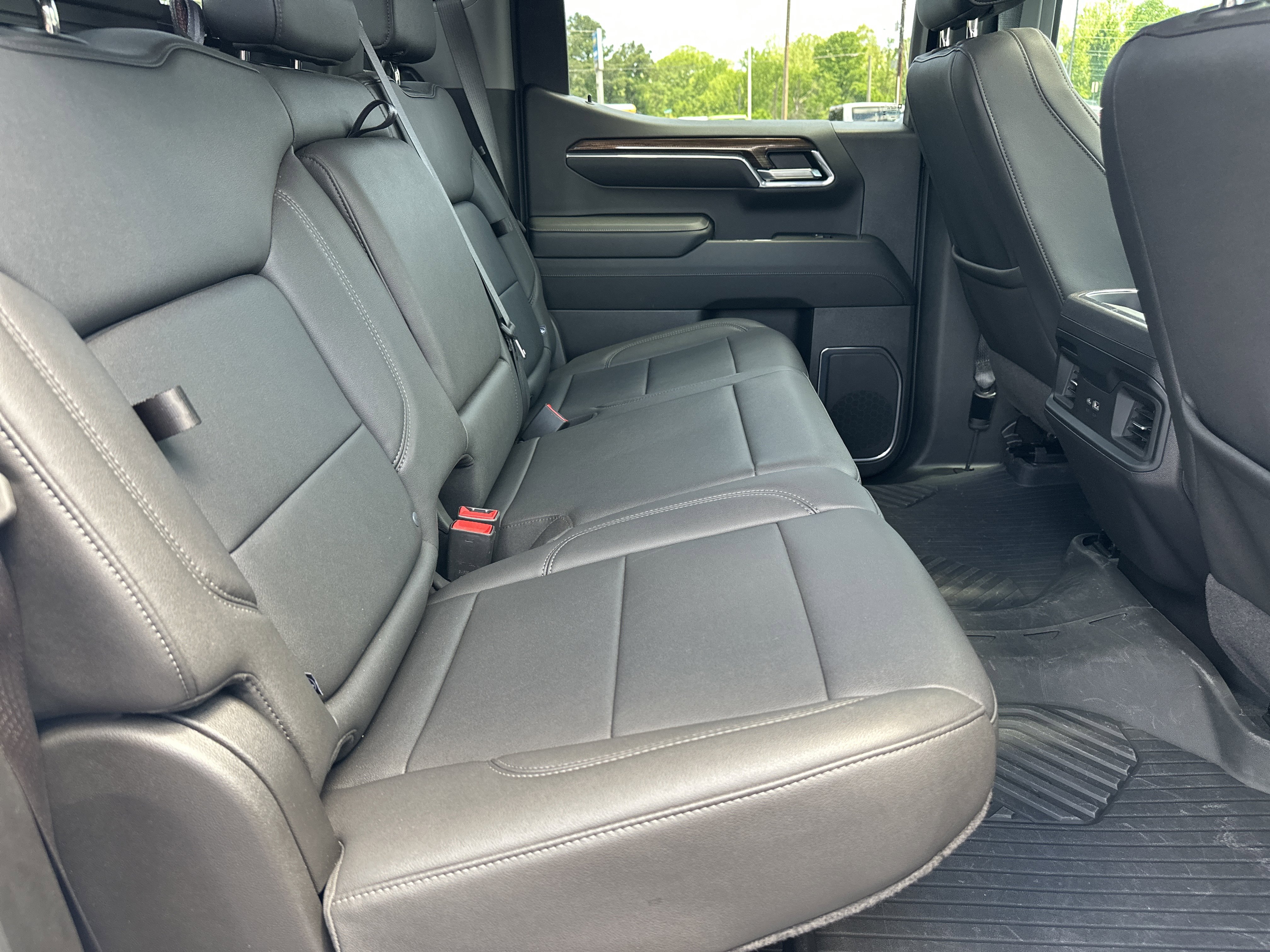 Used 2024 Chevrolet Silverado 1500 LT Trail Boss w/ LT Trail Boss Premium Package AWD/4WD image 16