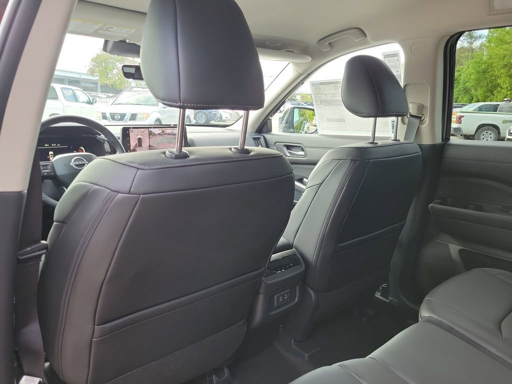 New 2026 Nissan Pathfinder SL AWD/4WD image 15
