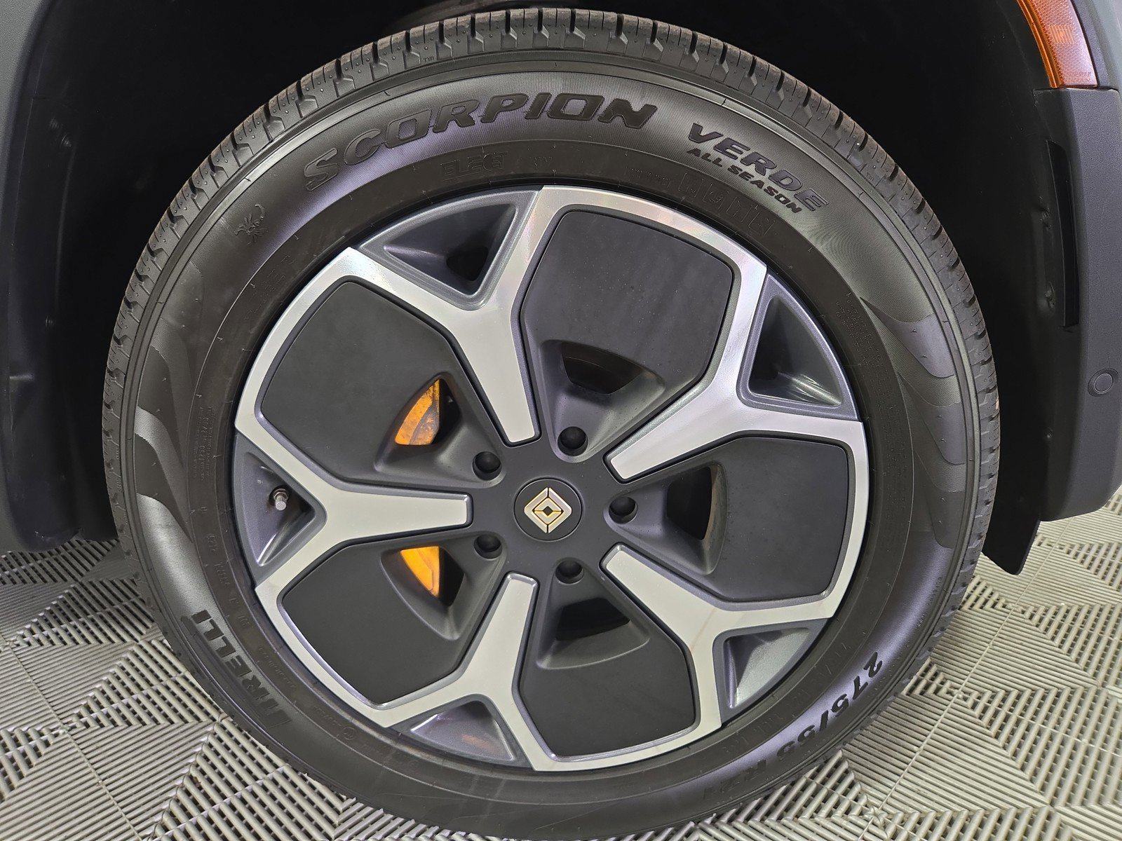 Used 2022 Rivian R1T Adventure image 11