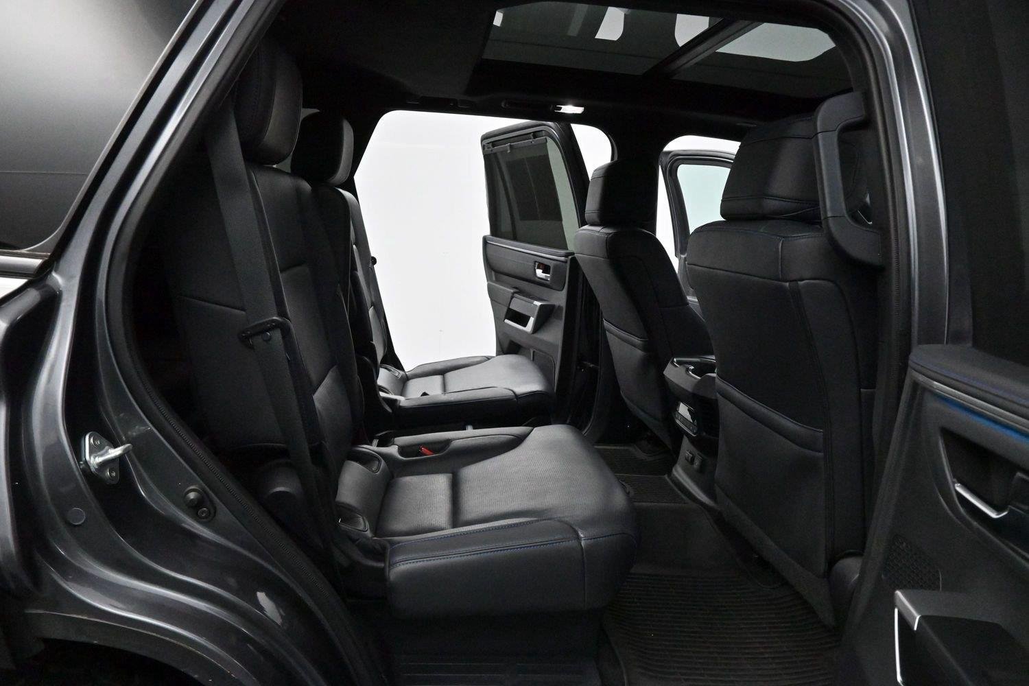 Used 2023 Toyota Sequoia Platinum AWD/4WD image 42