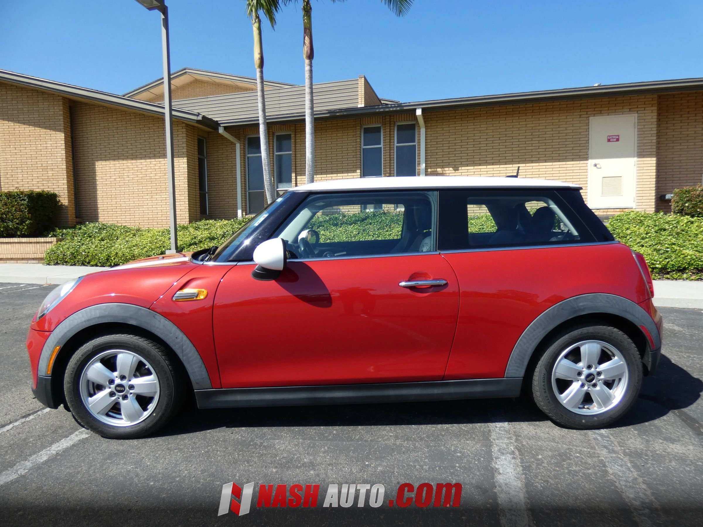 Used 2017 MINI Cooper 2-Door Hardtop FWD image 8