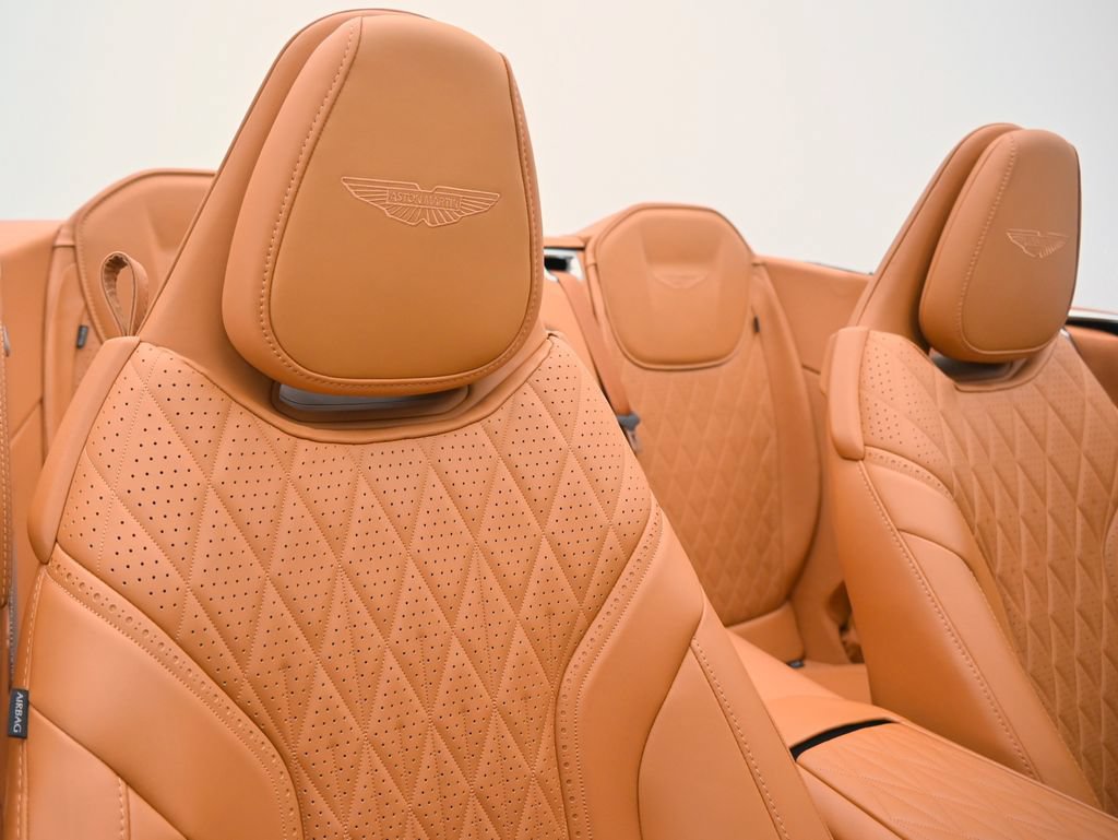 Used 2025 Aston Martin DB12 Convertible RWD image 15