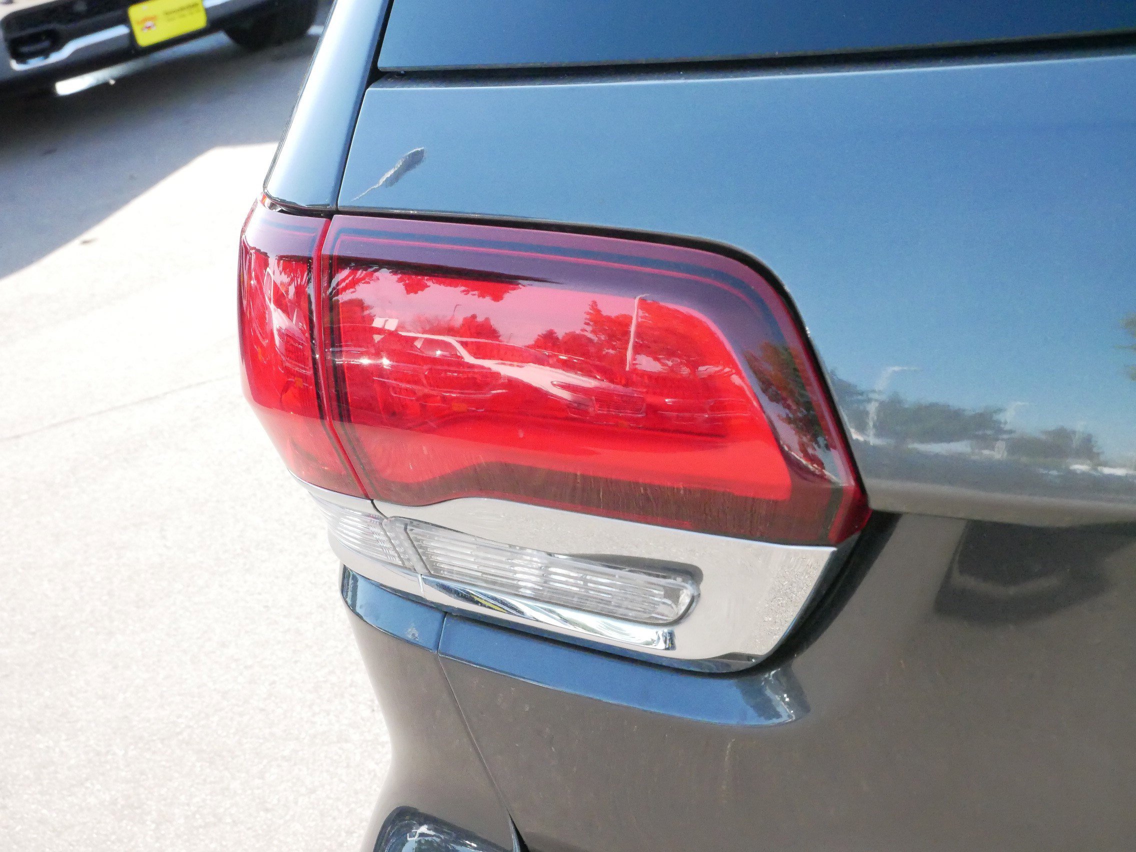 Used 2021 Jeep Grand Cherokee Limited image 17