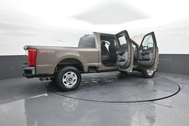 New 2026 Ford F250 XLT w/ FX4 Off-Road Package AWD/4WD image 40
