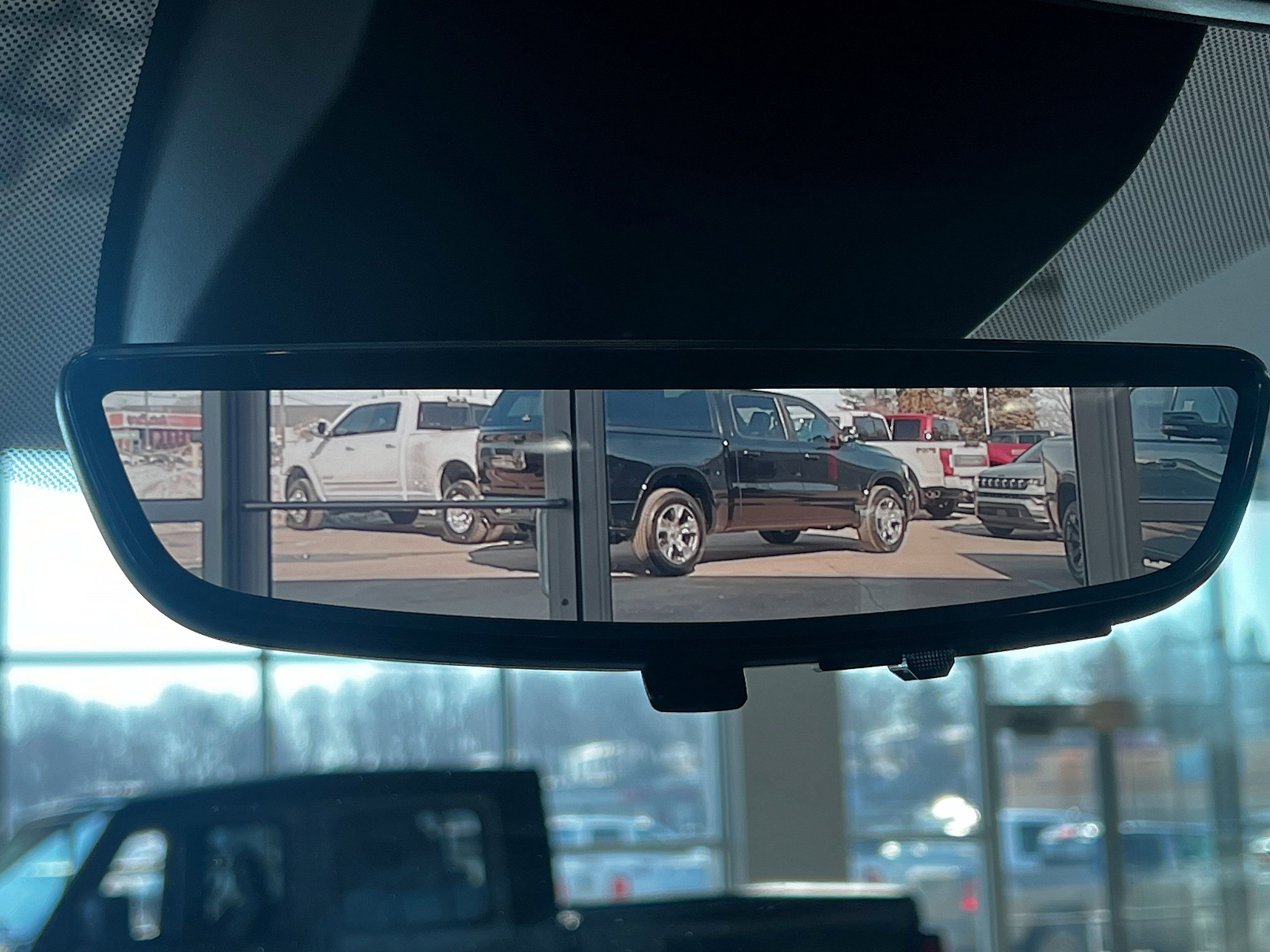 Used 2023 Chevrolet Suburban High Country w/ Advanced Technology Package AWD/4WD image 21