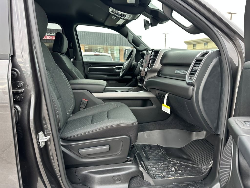 New 2026 RAM 1500 Big Horn AWD/4WD image 17