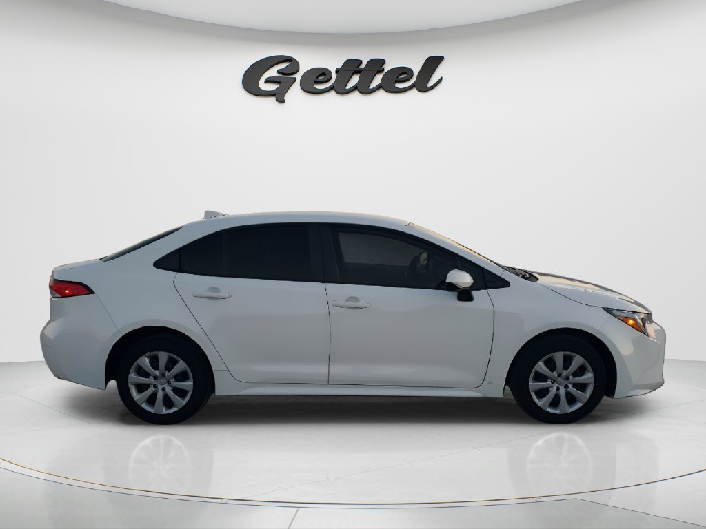 Certified 2025 Toyota Corolla LE FWD image 4