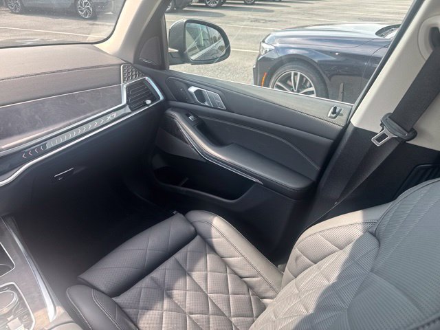 Used 2026 BMW X7 xDrive40i w/ Premium Package AWD/4WD image 21