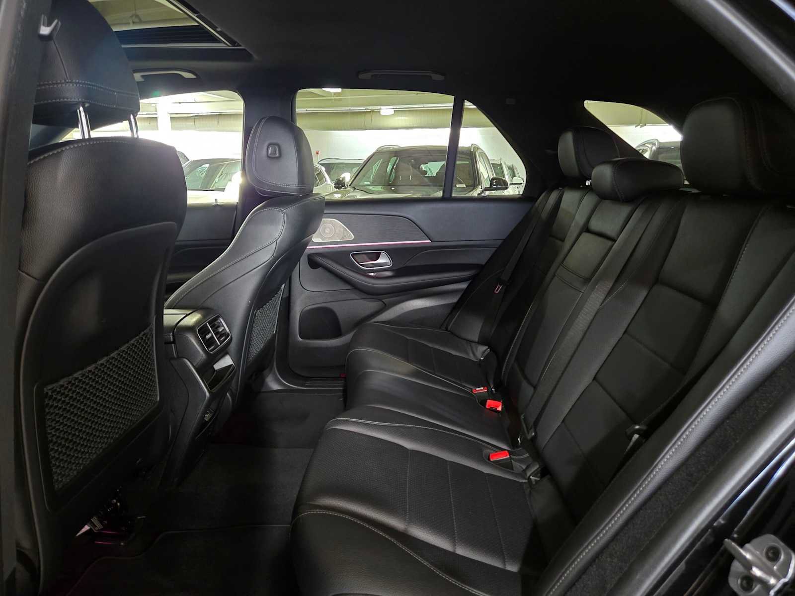Used 2022 Mercedes-Benz GLE 350 4MATIC w/ Premium Package image 16