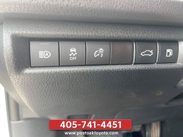 Used 2025 Toyota Camry XLE FWD image 10