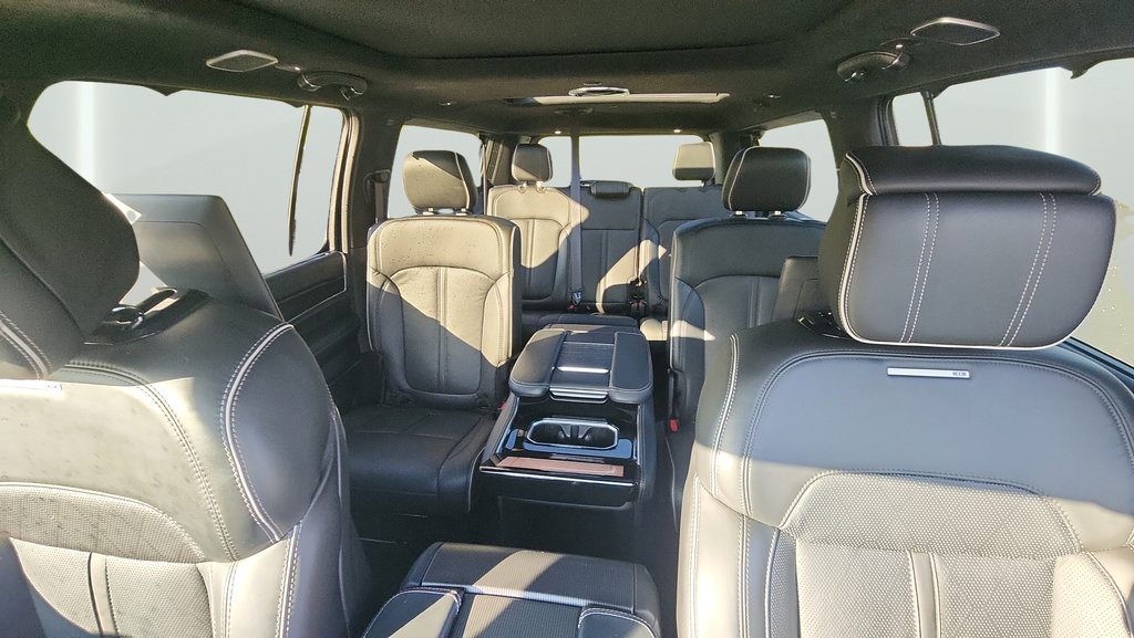 Used 2025 Jeep Grand Wagoneer L Series II Obsidian w/ Quick Order Packagew 28T AWD/4WD image 21