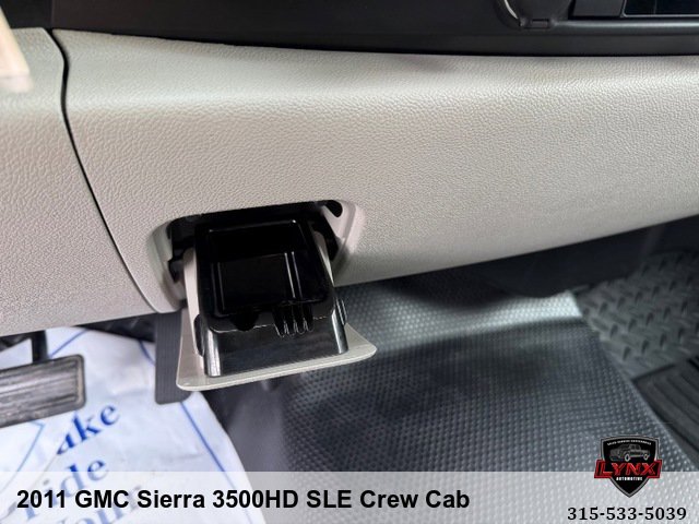 Used 2011 GMC Sierra 3500 SLE w/ SLE Preferred Package AWD/4WD image 21