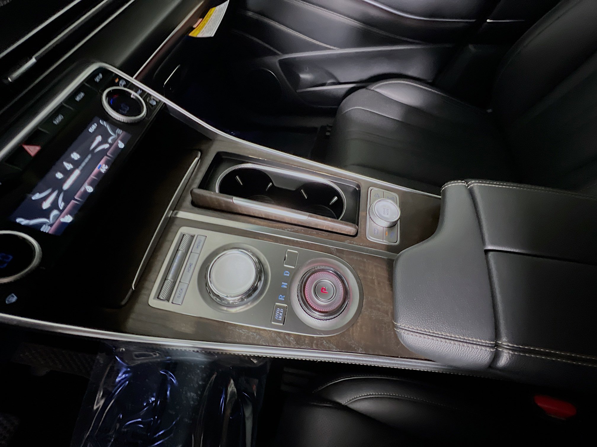 Used 2024 Genesis GV80 2.5T AWD/4WD image 25