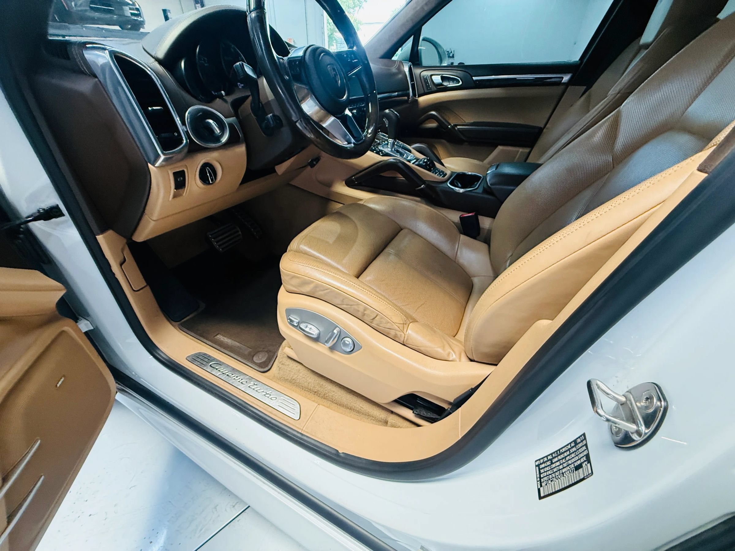 Used 2016 Porsche Cayenne AWD/4WD image 36