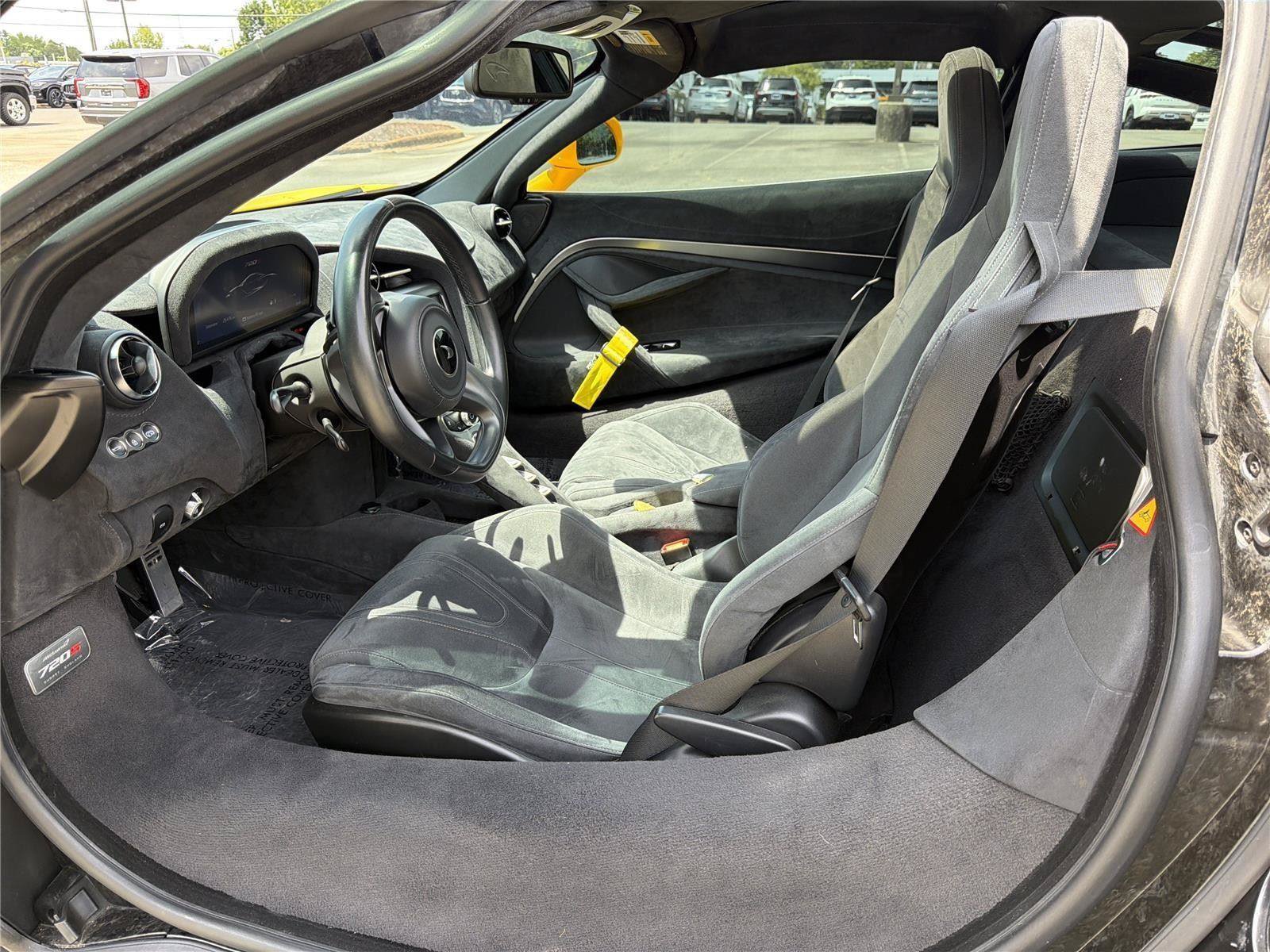 Used 2019 McLaren 720S RWD image 25